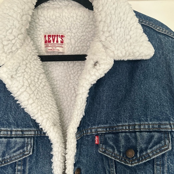 Vintage USA Levi’s Jean Jacket - Picture 2 of 7